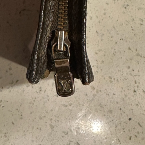 Authentic Louis Vuitton vintage toiletry 15 bag - Picture 6 of 11